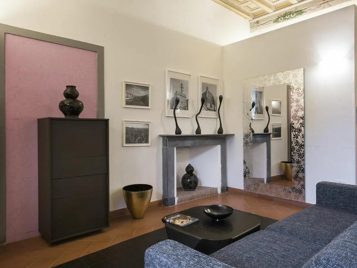 Apartment Palazzo Terme By Halldis Florence