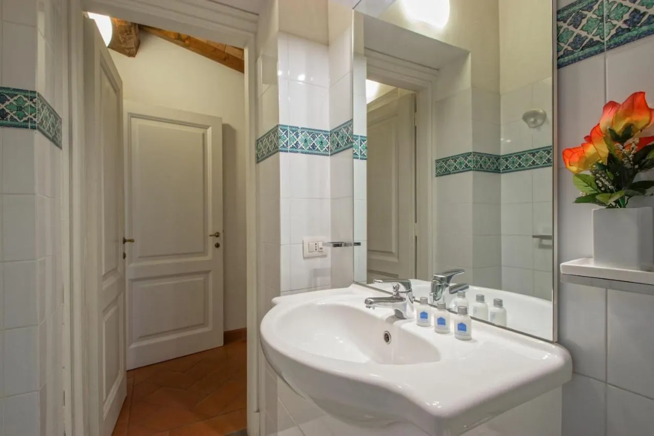 Apartment Palazzo Terme By Halldis Florence